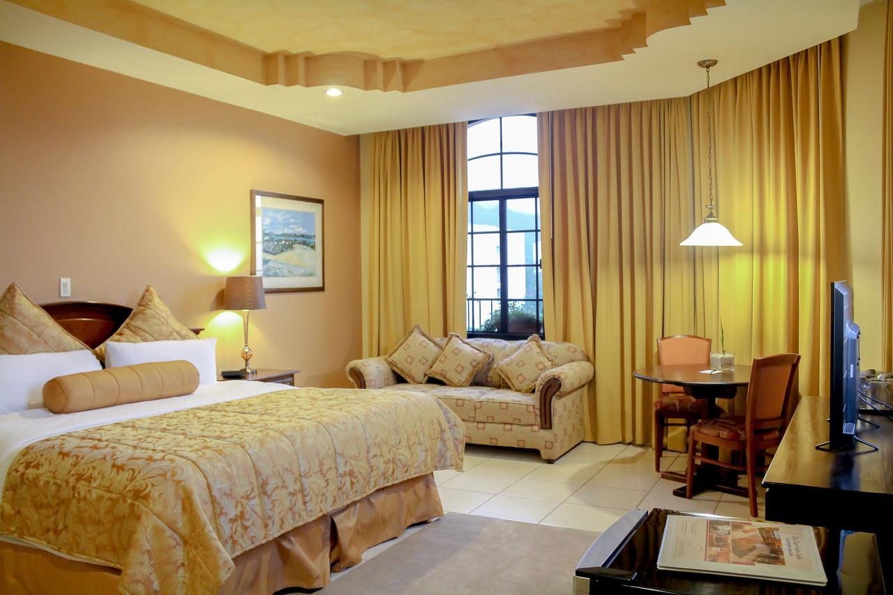 Hotel Monteolivos Сан Педро Сула Екстериор снимка