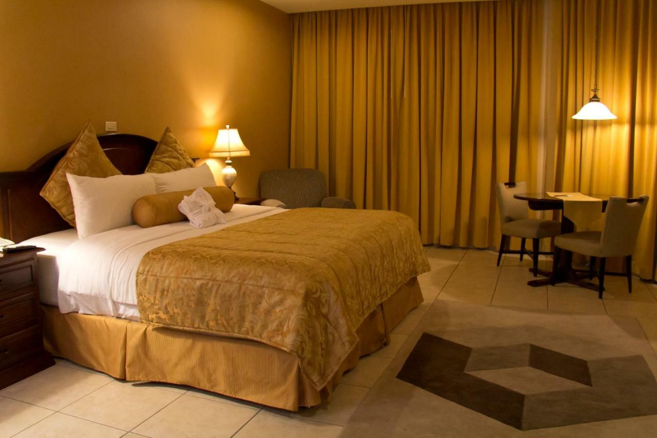 Hotel Monteolivos Сан Педро Сула Екстериор снимка