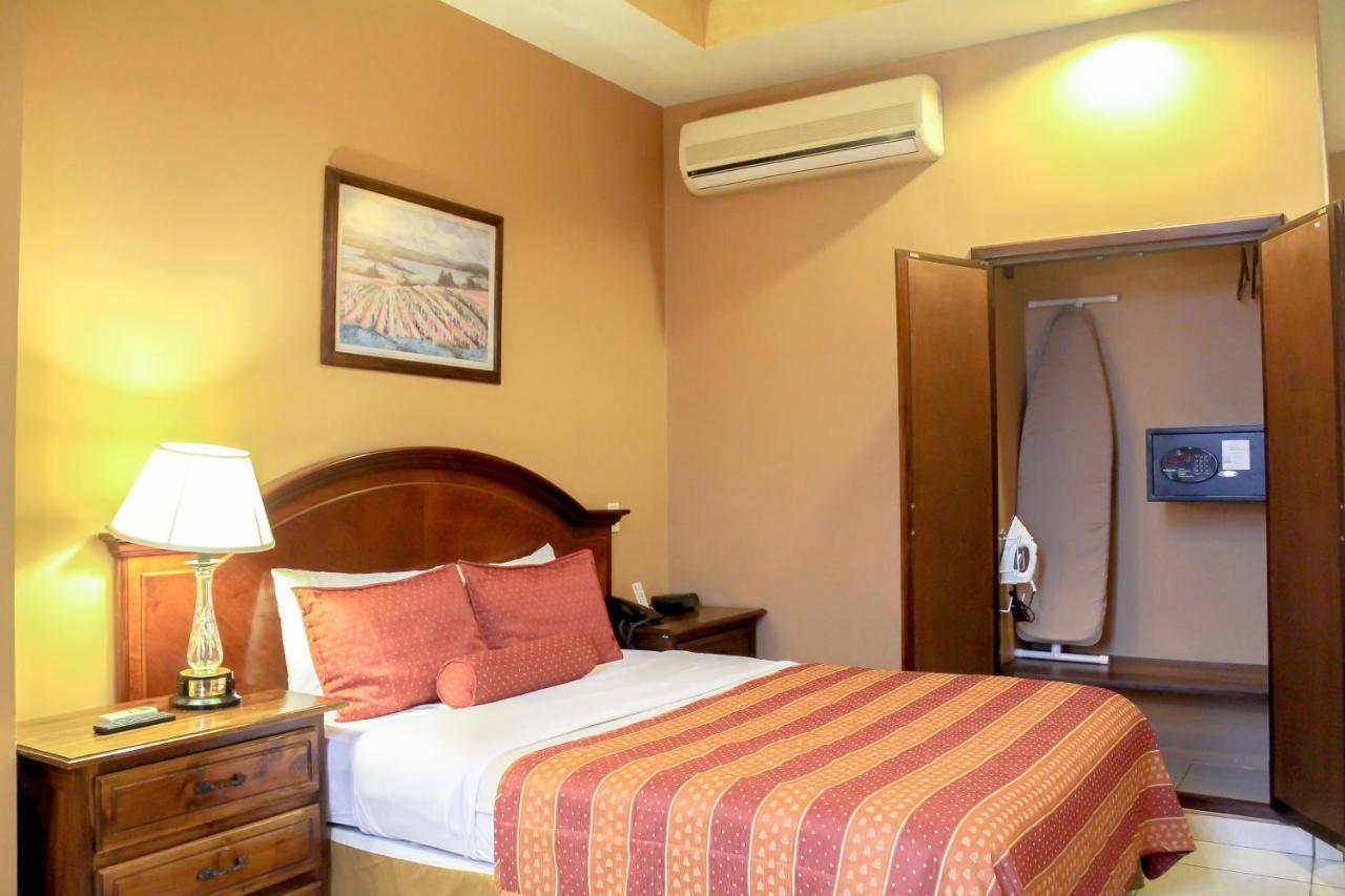 Hotel Monteolivos Сан Педро Сула Екстериор снимка