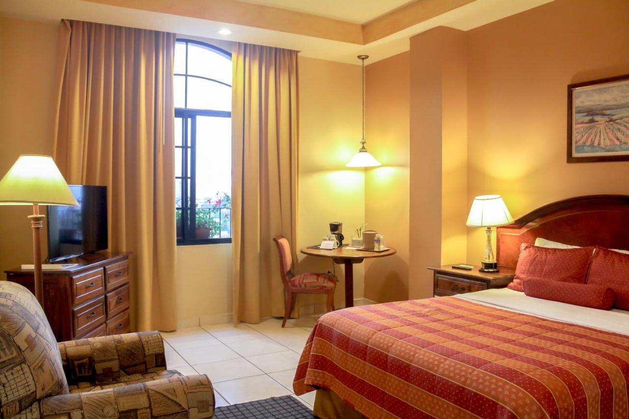 Hotel Monteolivos Сан Педро Сула Екстериор снимка