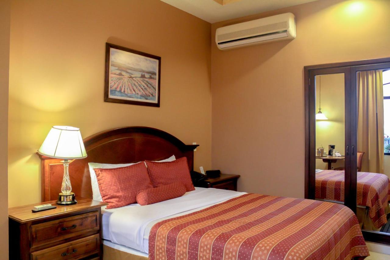 Hotel Monteolivos Сан Педро Сула Екстериор снимка