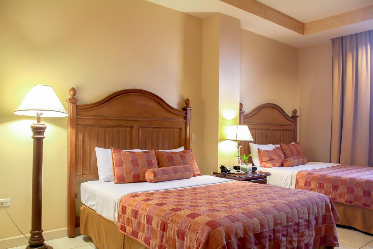 Hotel Monteolivos Сан Педро Сула Екстериор снимка