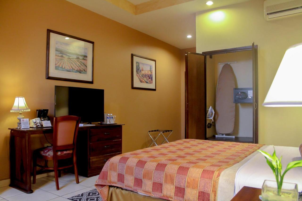 Hotel Monteolivos Сан Педро Сула Екстериор снимка